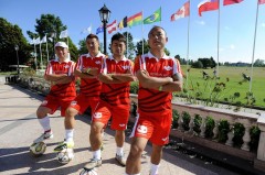 栾晨踢过职业队吗 - 体坛新闻分类下的文章配图