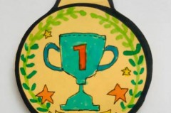 小学生自制奥运金牌 - 体坛新闻分类下的文章配图