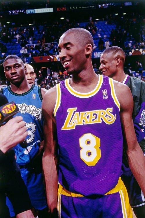 科比什么时候当扣篮大赛评委