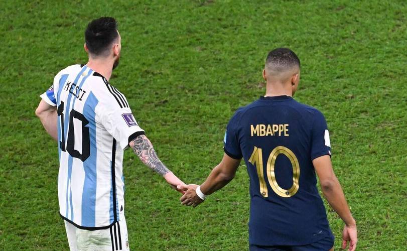 姆巴佩和梅西比赛