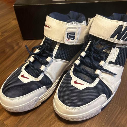 詹姆斯哪一款球鞋最值得购买