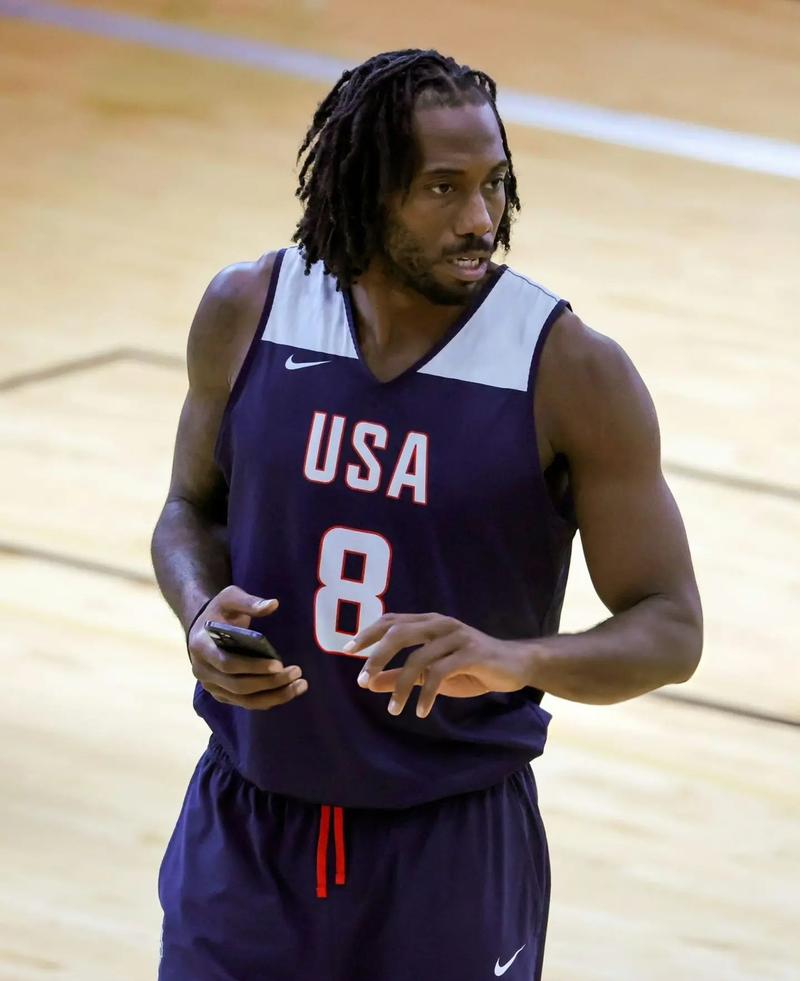 到底是莱昂纳德还是伦纳德