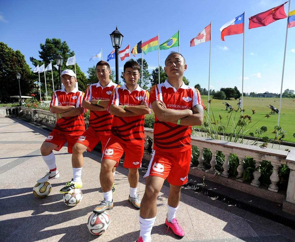 栾晨踢过职业队吗