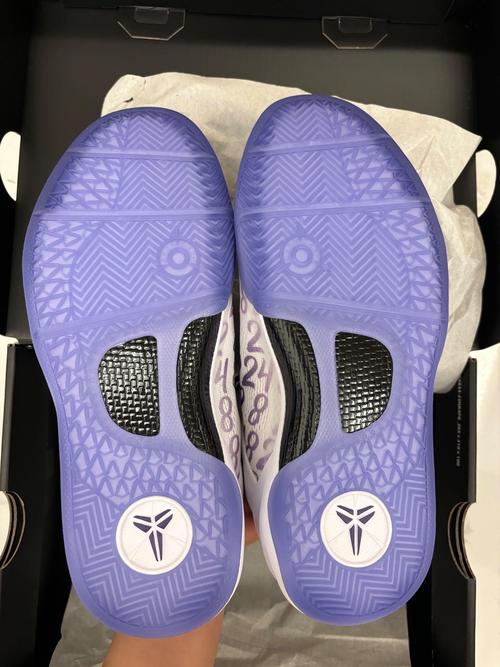 科比8啥时候出的