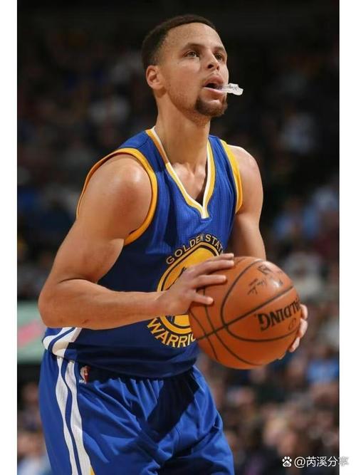 库里小时候身高