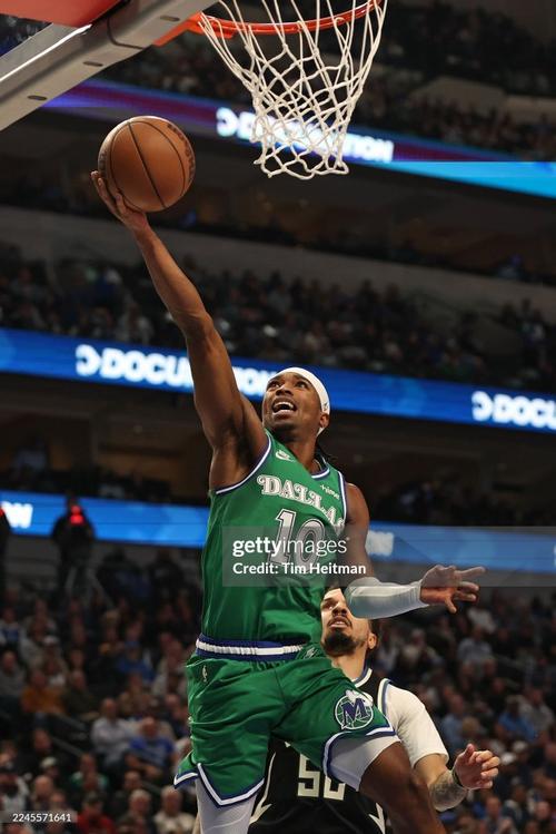 季前赛雄鹿对独行侠