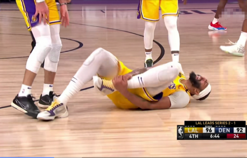 戴维斯受伤是哪一场