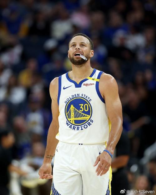 库里穿过什么号码