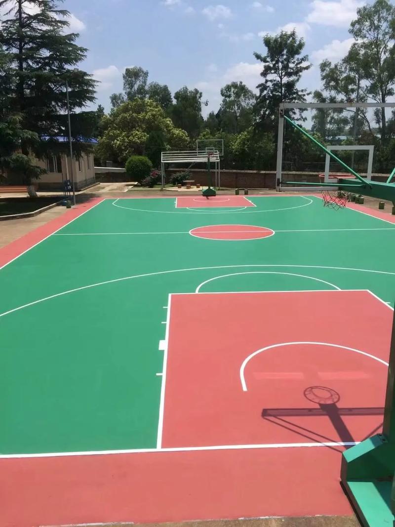 室外篮球场地面用什么材质好些