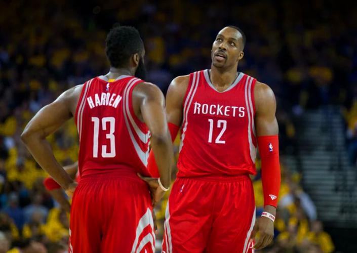 霍华德现在在哪一个球队打球