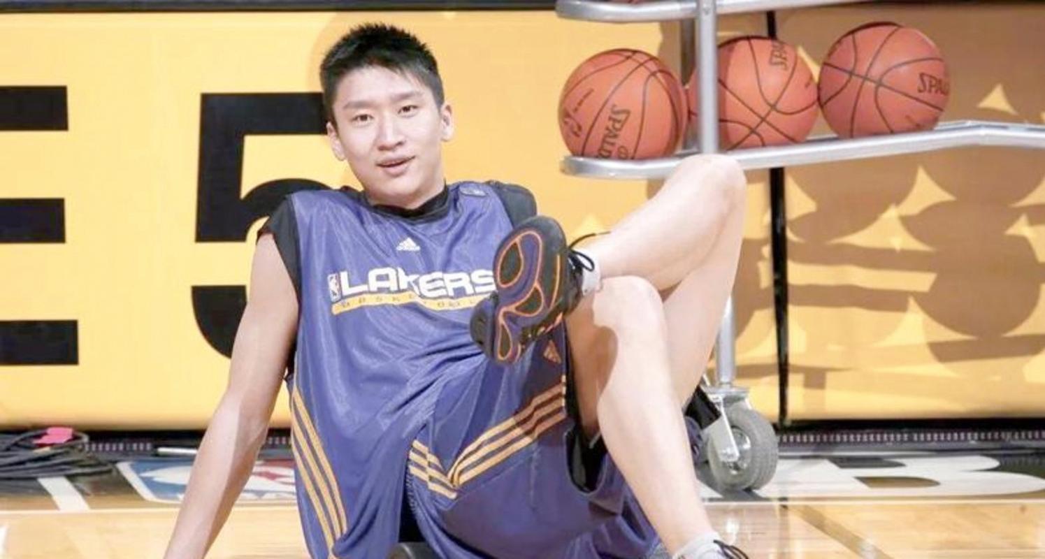 孙悦湖人上场时间