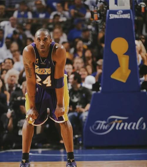 科比最后一场比赛最后一节