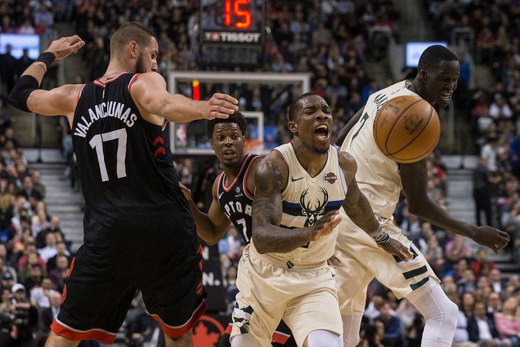 雄鹿对猛龙前瞻