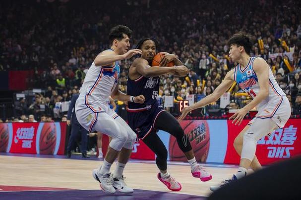 广东男篮击败新疆