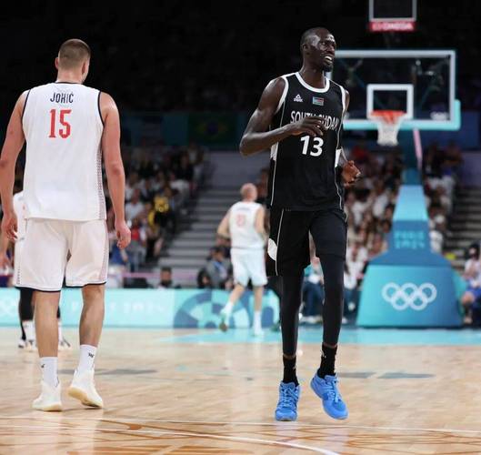 最强nbas中锋庄神和小乔丹