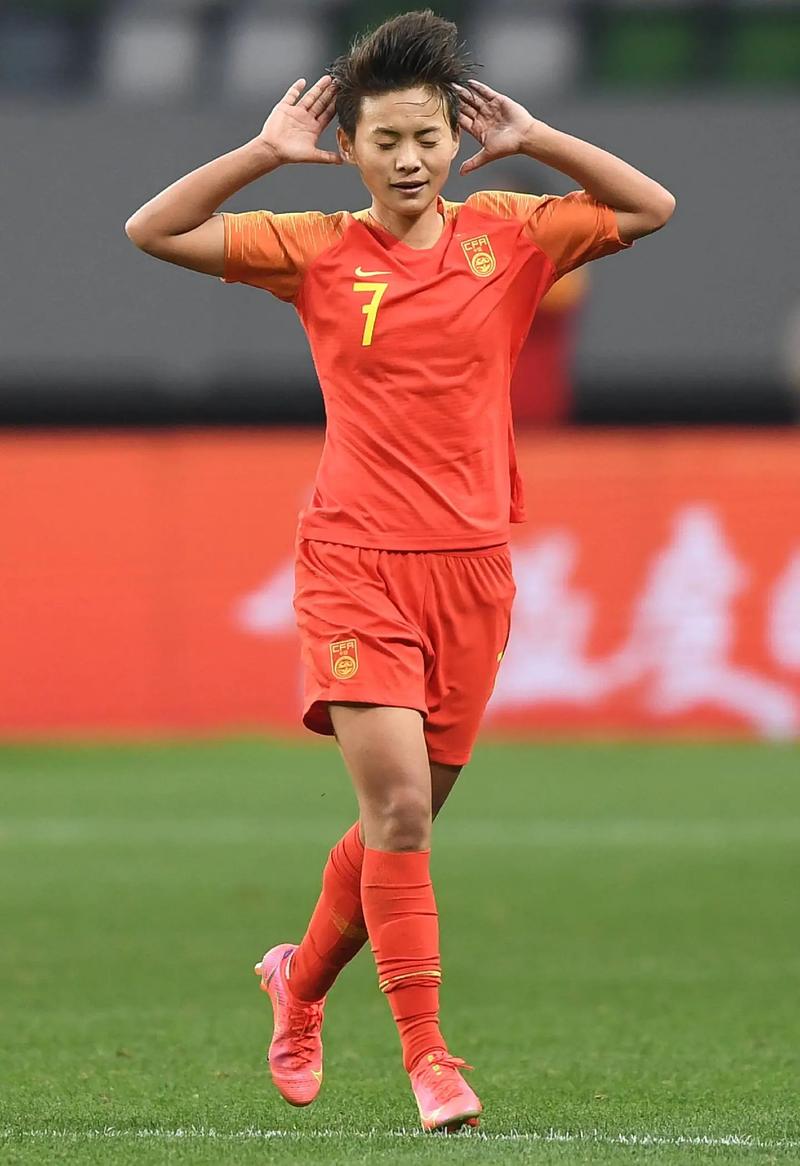 女足王丽娜个人资料