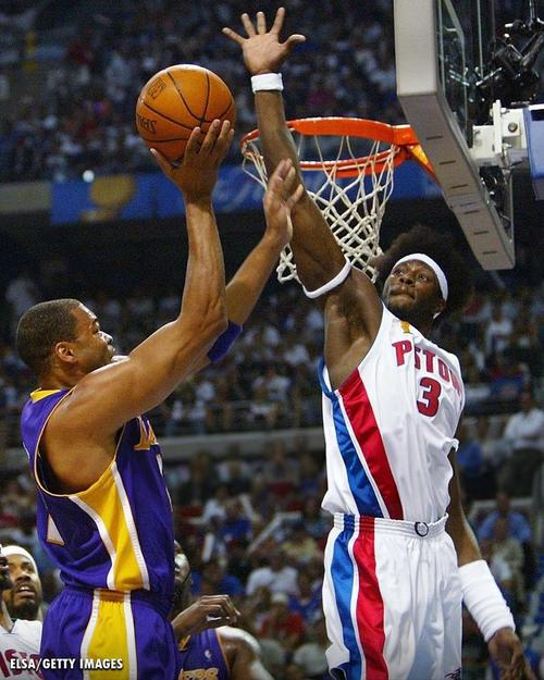 湖人vs活塞全场录像回放