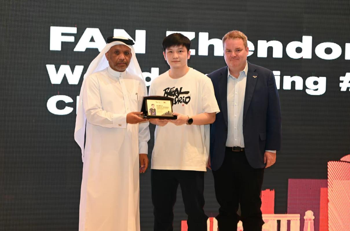 国际乒联工作人员