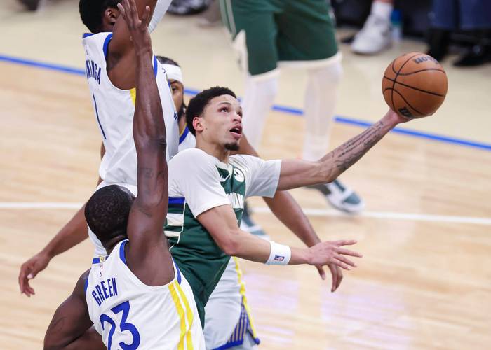 2021年nba雄鹿对战